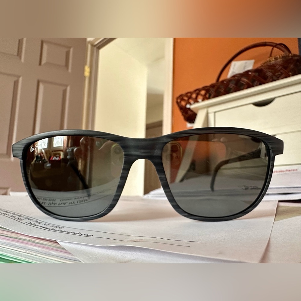 Maui Jim Black LELE KAWA unisex grey tortoise polarized sunglasses